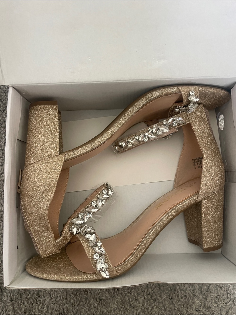 Dream Pairs Gold Glitter Crystal Block Heels – Size 9 – Bridesmaid/Prom/Wedding